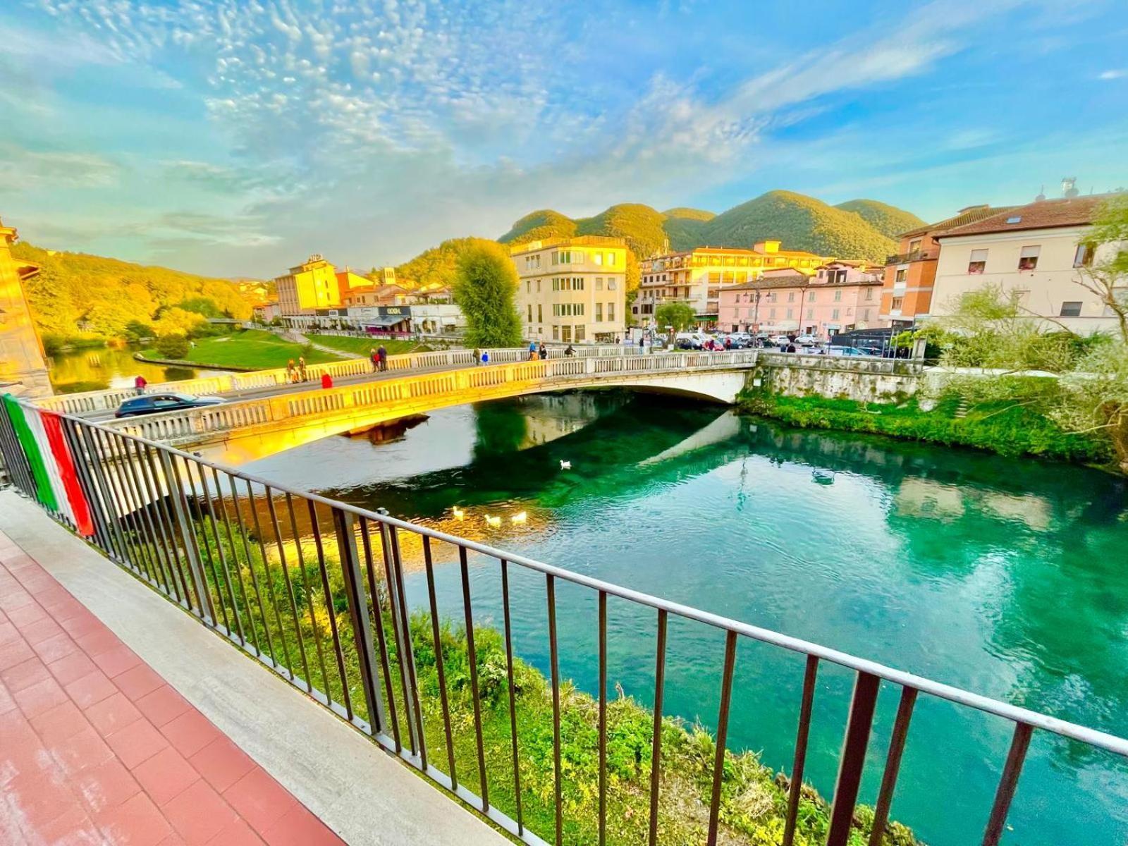 Ferienwohnung Tra I Due Ponti Rieti Exterior foto